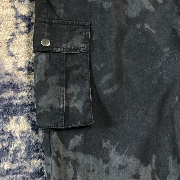Boutique Camo Cargo Pants - Black & Gray - Elastic Waist - Size L - Never Worn - Picture 8 of 10